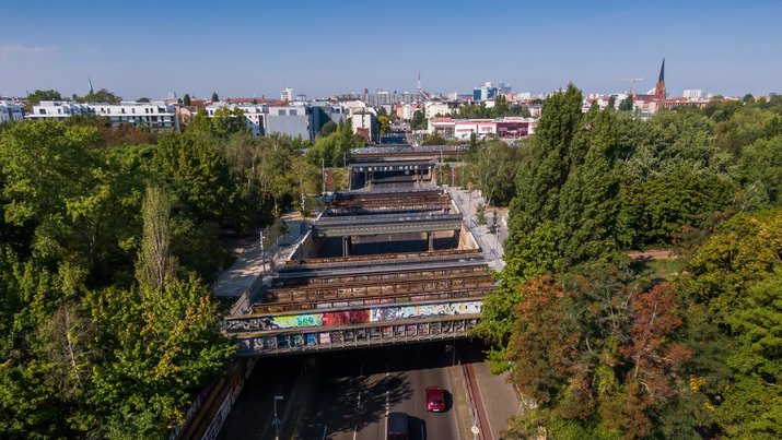 Luftbild der Berliner Yorckbrücken - ehemalige Eisenbahnbrücken über der Yorckstraße